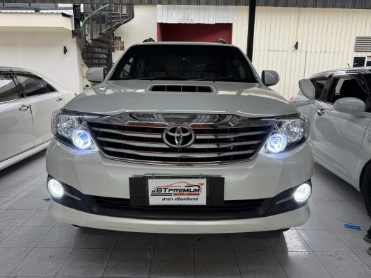 BT PREMIUM ไฟหน้าโปรเจคเตอร์ TOYOTA FORTUNER.jpg