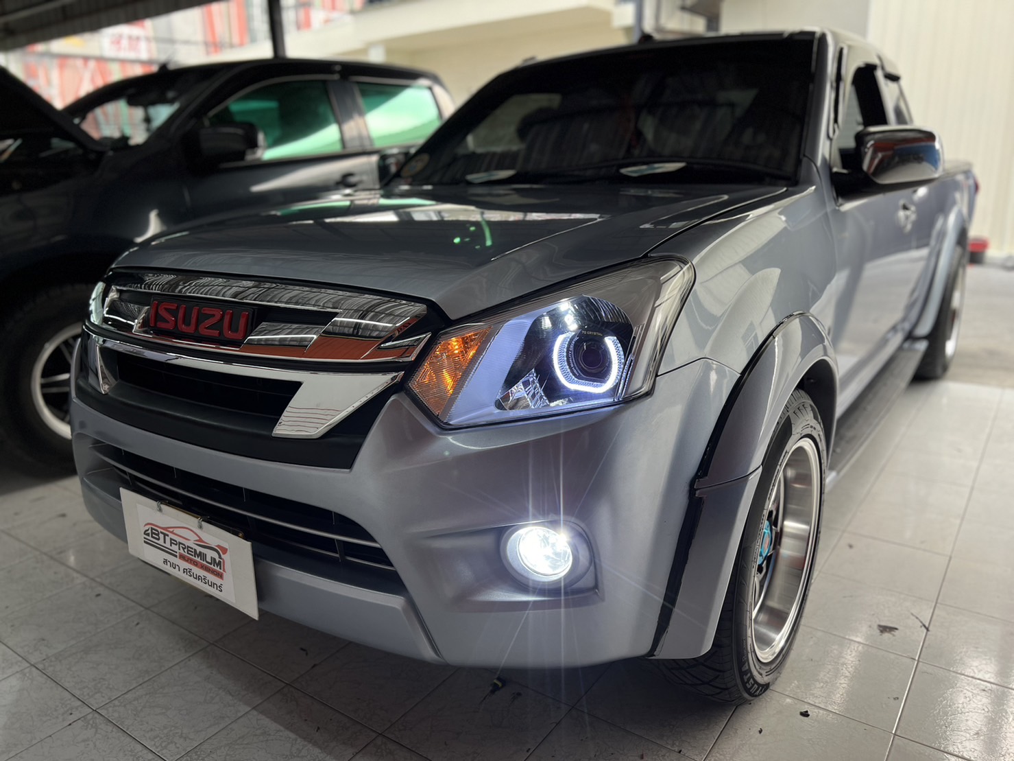เลือกไฟหน้า led