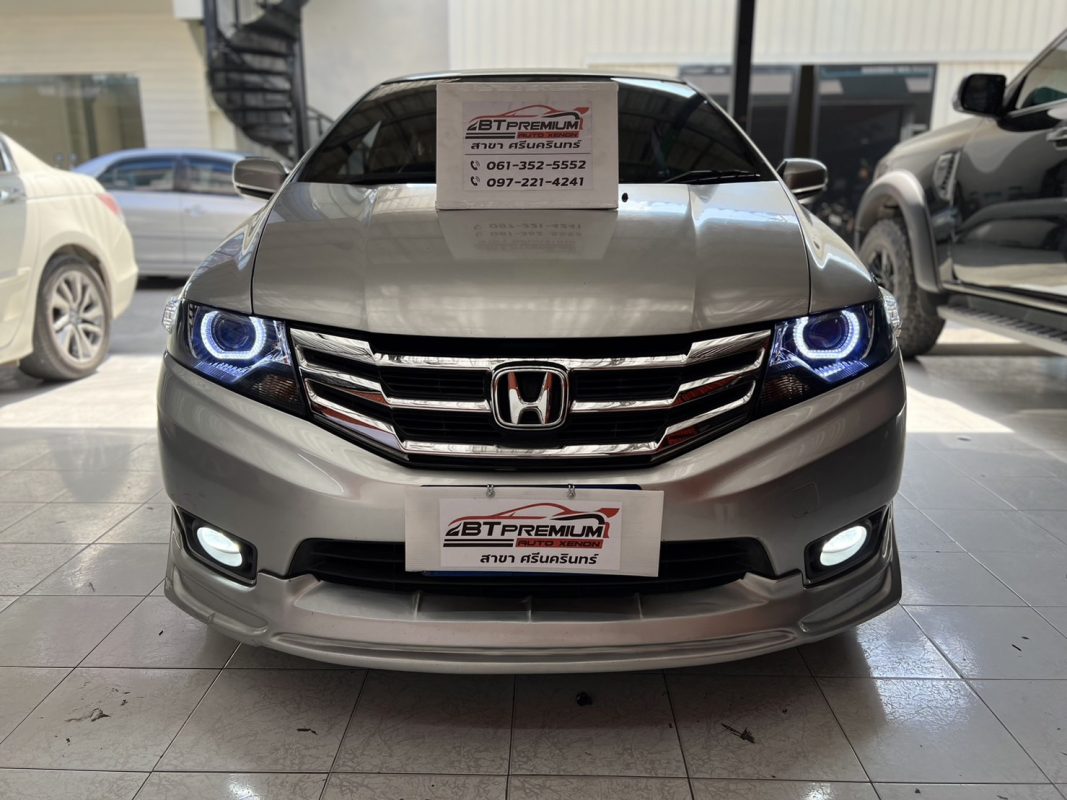 ไฟรถยนต์ ใกล้ฉัน