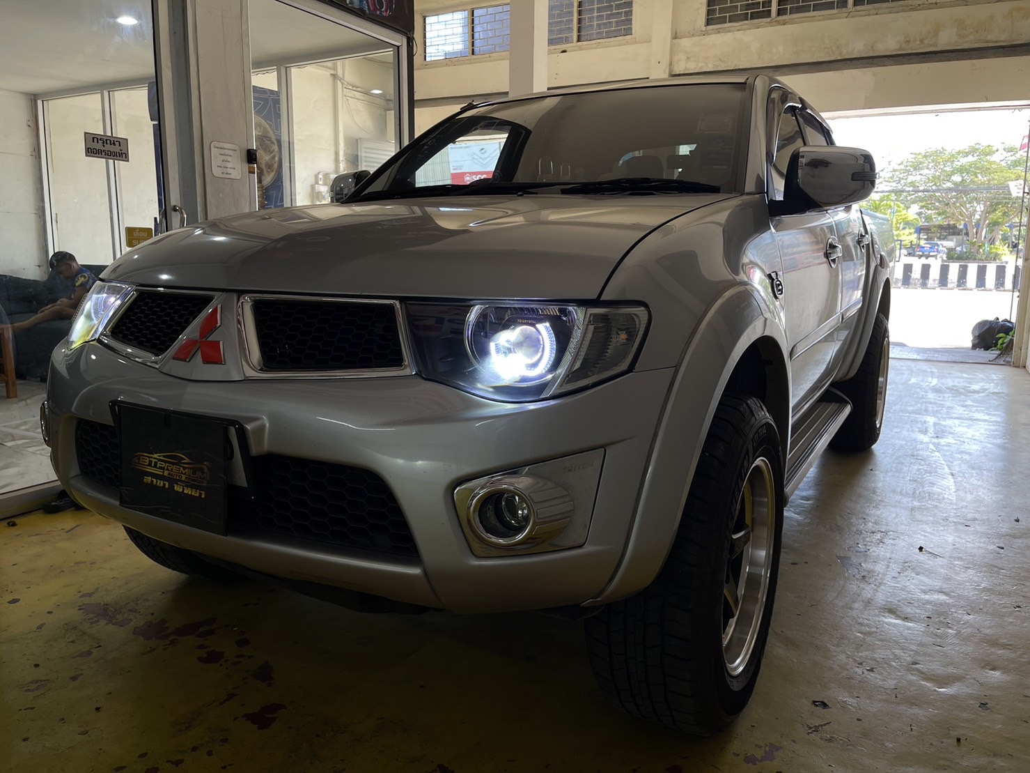 ไฟหน้า LED คุณภาพสูง