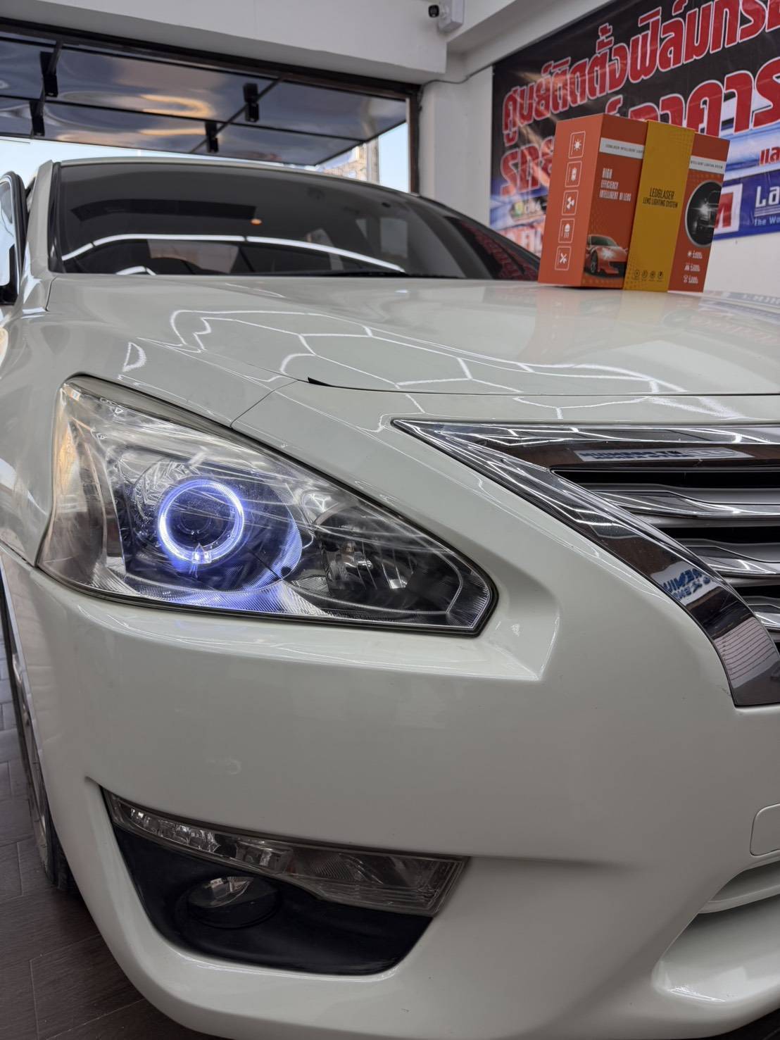 ร้านเปลี่ยนหลอดไฟรถยนต์