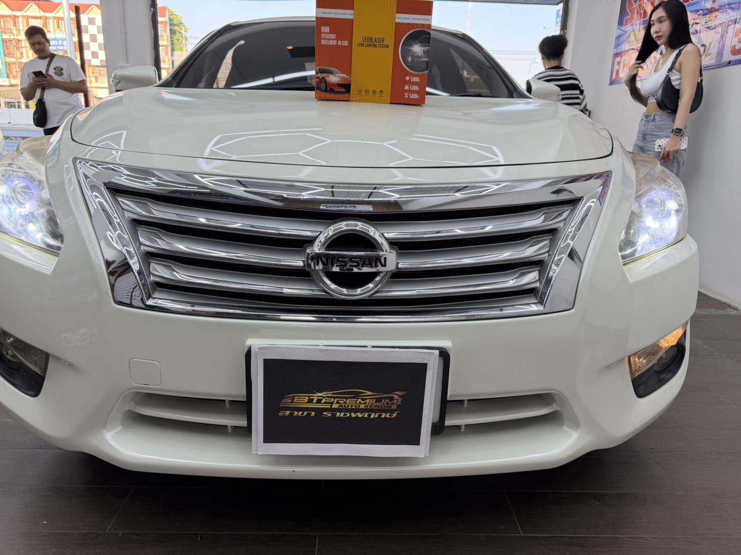 ร้านเปลี่ยนหลอดไฟรถยนต์