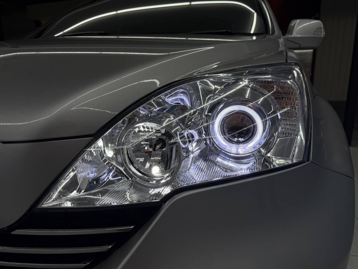 เปลี่ยนไฟหน้ารถยนต์