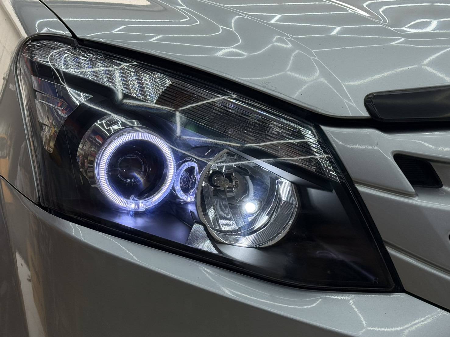 เปลี่ยน หลอดไฟ LED รถยนต์ ใกล้ ฉัน